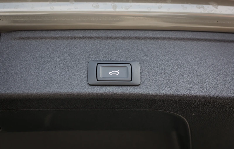 Audi A4 40 TDI, снимка 16 - Автомобили и джипове - 52181769