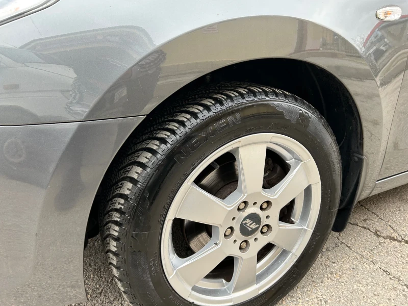 Hyundai I30 1.6i БЕНЗИН, снимка 8 - Автомобили и джипове - 52711713