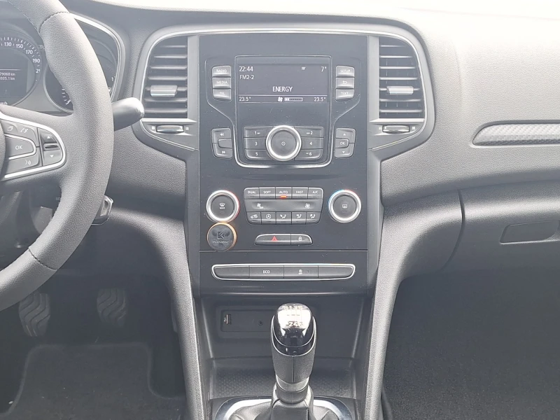 Renault Megane Sedan 1.5dCi 90к.с., снимка 10 - Автомобили и джипове - 53285385