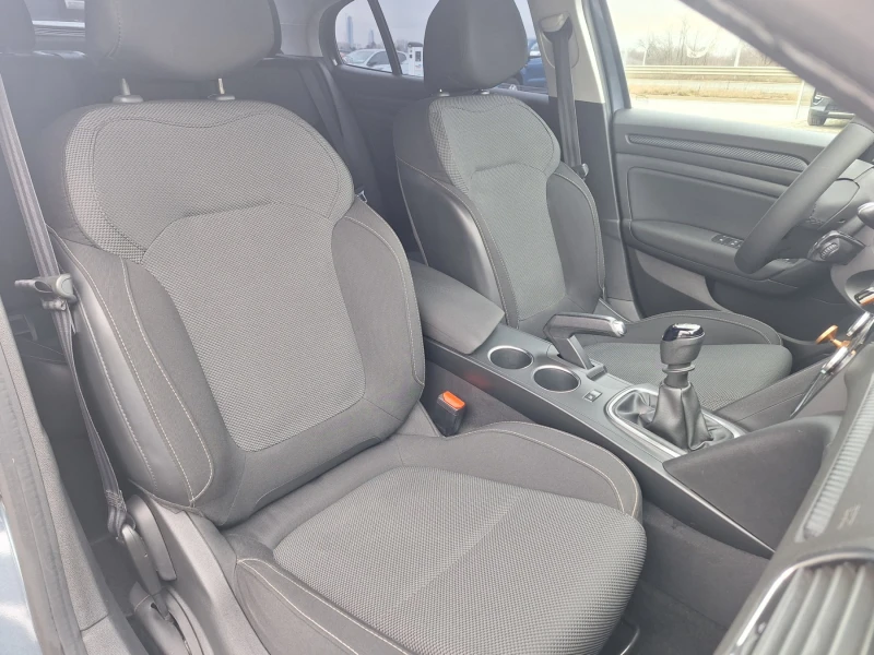 Renault Megane Sedan 1.5dCi 90к.с., снимка 13 - Автомобили и джипове - 53285385