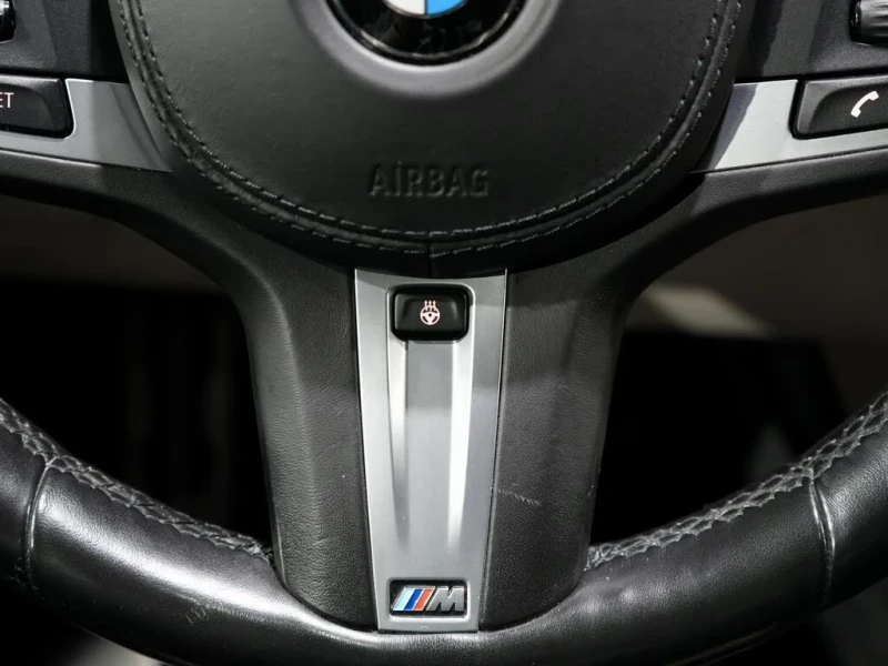BMW 550  M550i xDrive Sedan AWD * АвтоКредит* (ЦЕНА ДО БГ), снимка 12 - Автомобили и джипове - 53344542