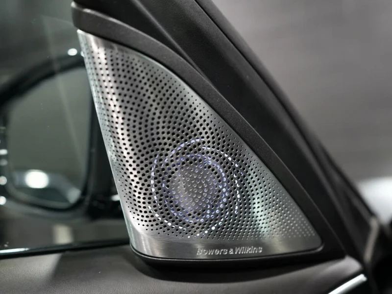 BMW 550  M550i xDrive Sedan AWD * АвтоКредит* (ЦЕНА ДО БГ), снимка 15 - Автомобили и джипове - 53344542