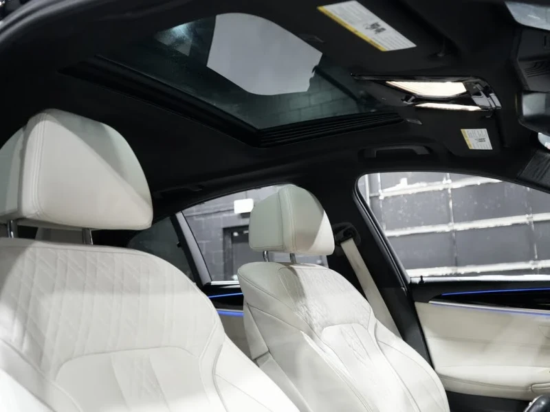 BMW 550  M550i xDrive Sedan AWD * АвтоКредит* (ЦЕНА ДО БГ), снимка 7 - Автомобили и джипове - 53344542