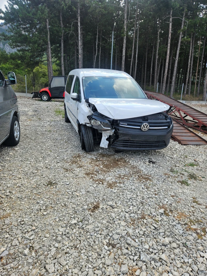 VW Caddy Пътнически 79000кммакси - 10500 лв. - 70868216 1