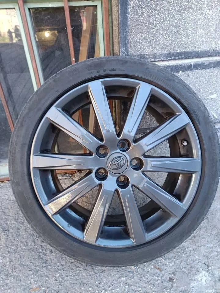 Toyota Avensis  Перфектна, снимка 11 - Автомобили и джипове - 53110345