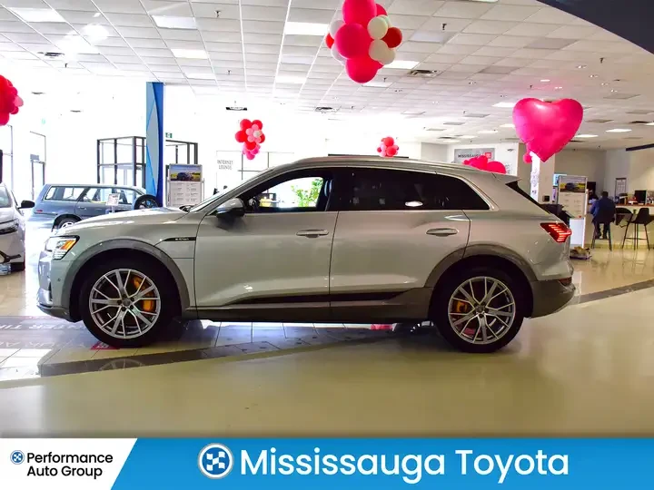 Audi E-Tron TECHNIK* QUATTRO* PANO* 360 CAM* ОБДУХ, снимка 3 - Автомобили и джипове - 53913466