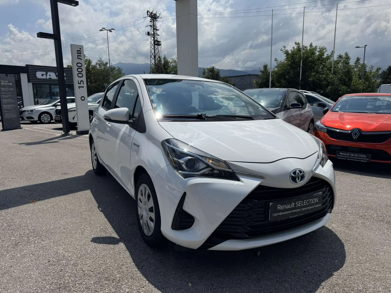Toyota Yaris 1.5HYBRID - изображение 8