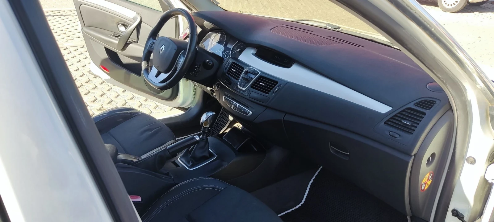 Renault Laguna 2.0 dCi, 150 к.с. - изображение 10