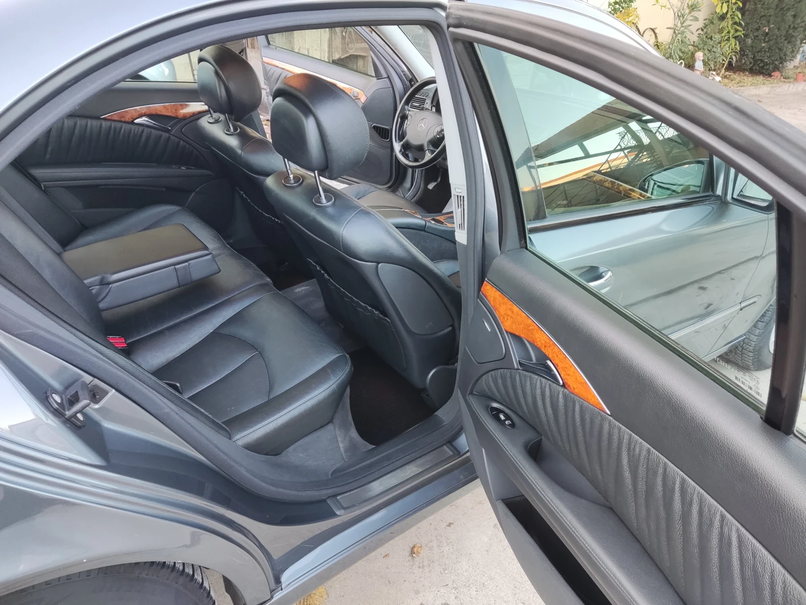 Mercedes-Benz E 320 Elegance  - изображение 8