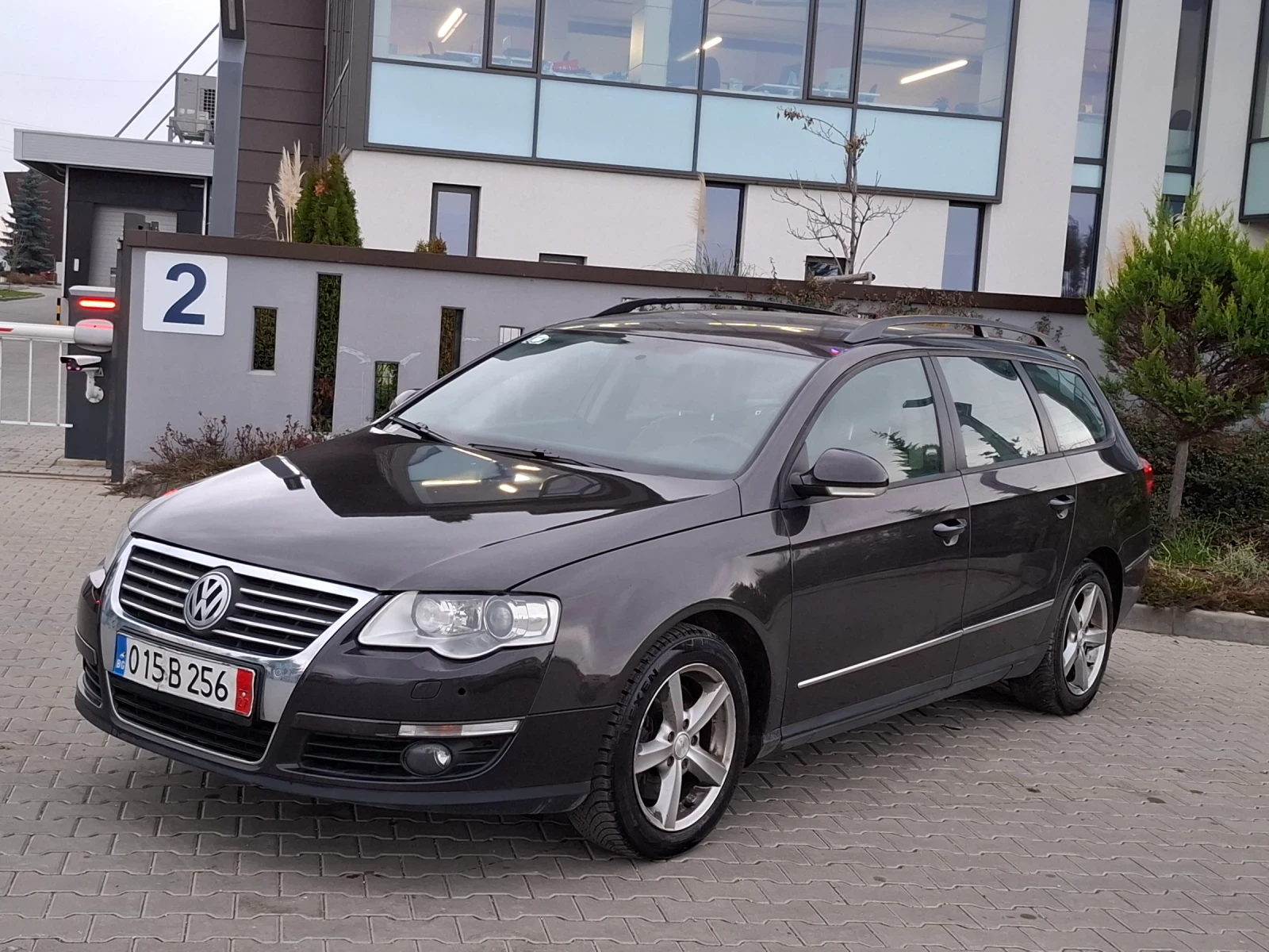 VW Passat 2.0TDI* (140кс)* * KЛИМАТРОНИК* HОВ ВНОС* *  - изображение 4