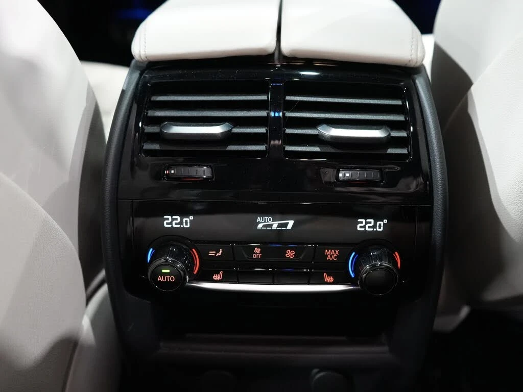 BMW 550  M550i xDrive Sedan AWD * ����������* (���� �� ��) | Mobile.bg � ����������� 16