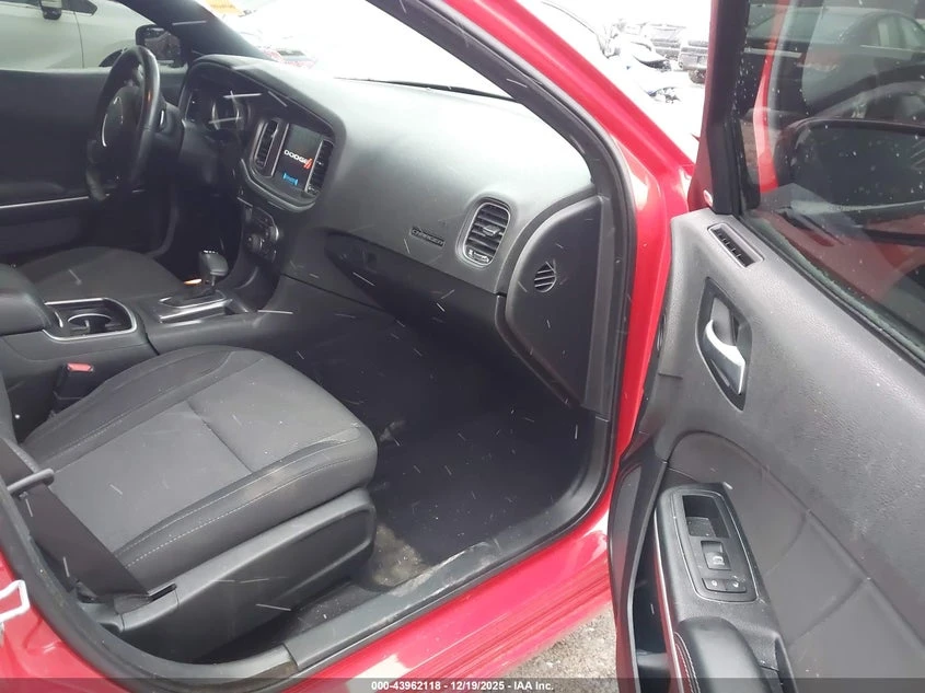 Dodge Charger 3.6l Sxt Awd - изображение 5