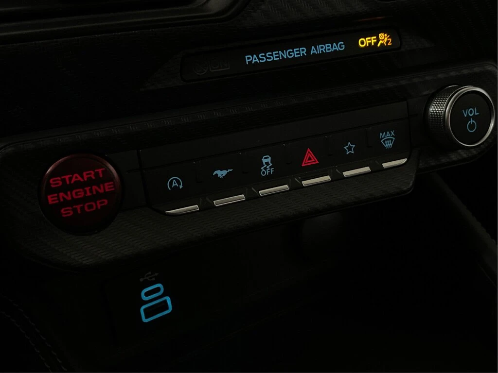 Ford Mustang ЧИСТО НОВ/86 КМ!/ ОТ 600 ЕВРО НА МЕСЕЦ!, снимка 13 - Автомобили и джипове - 53726599