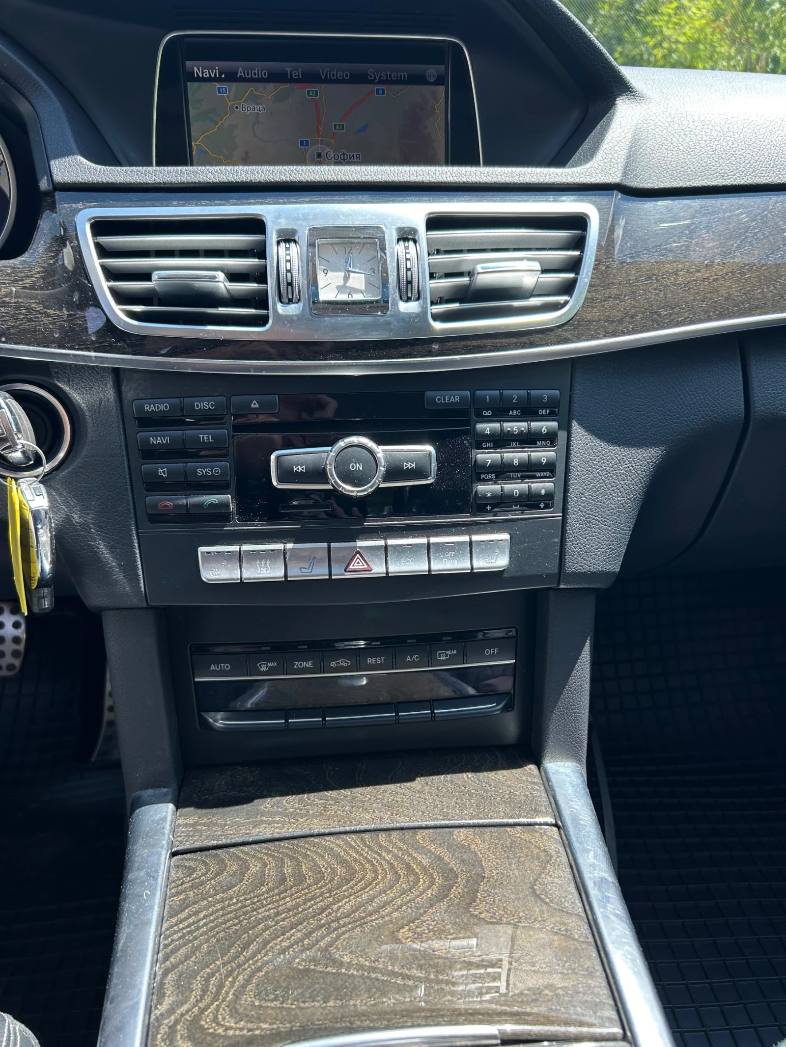 Mercedes-Benz E 300, снимка 11 - Автомобили и джипове - 54819722