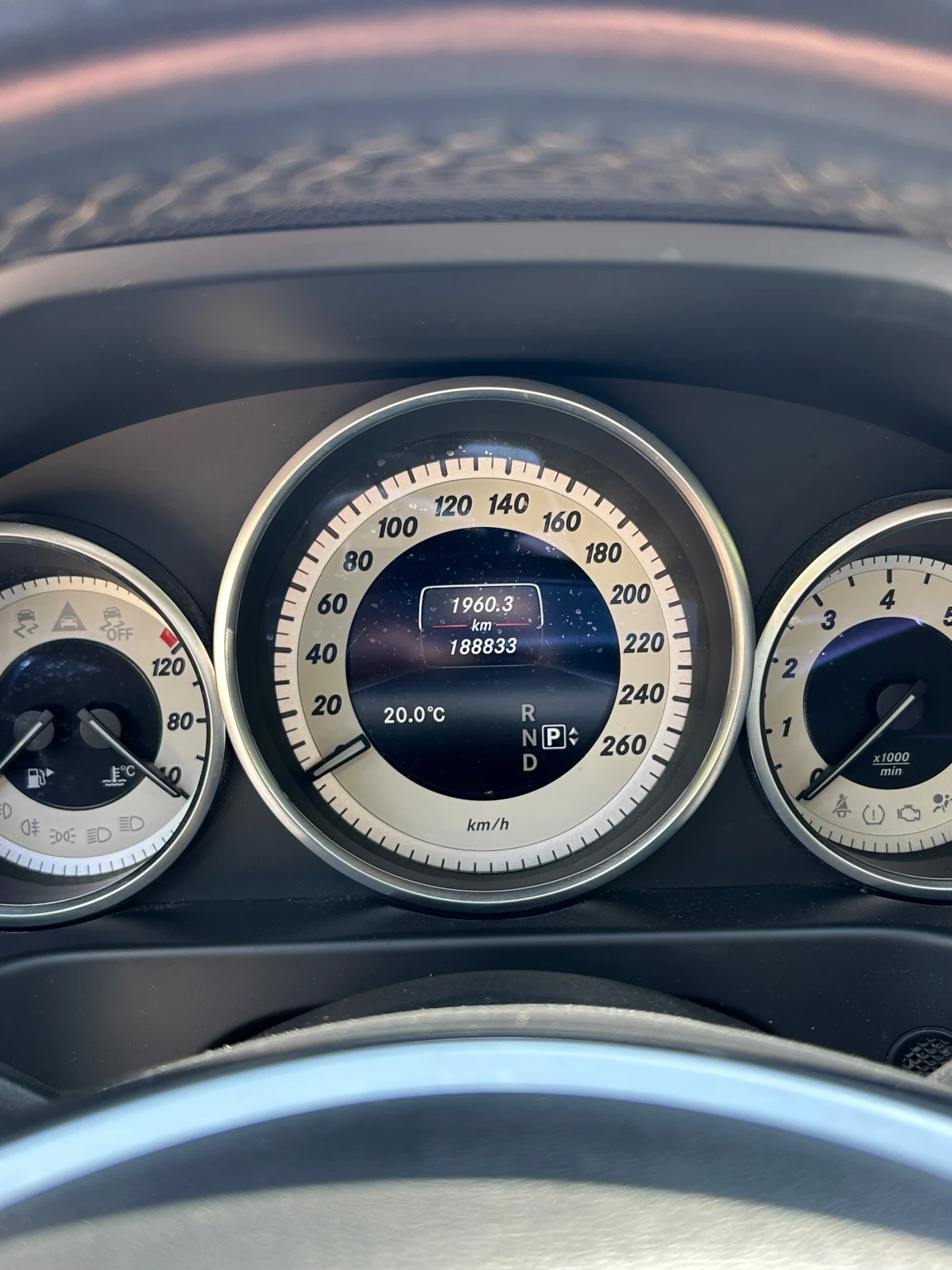 Mercedes-Benz E 300, снимка 16 - Автомобили и джипове - 54819722