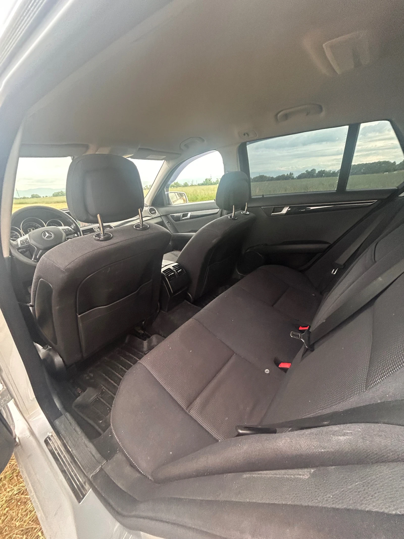 Mercedes-Benz C 220, снимка 6 - Автомобили и джипове - 54906853