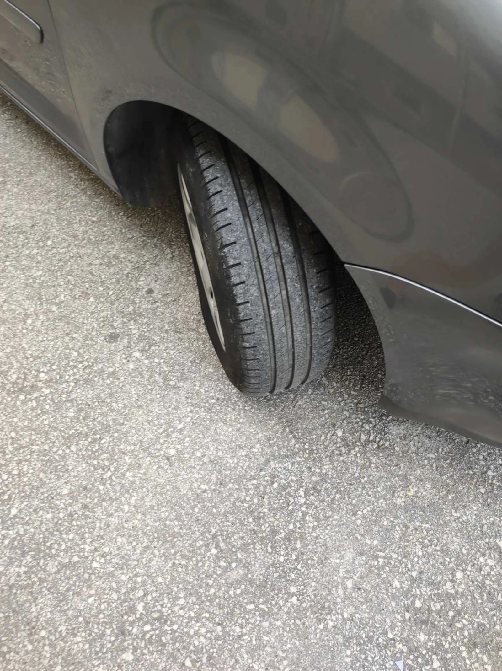 VW Touran 20 FSI, снимка 5 - Автомобили и джипове - 55023819