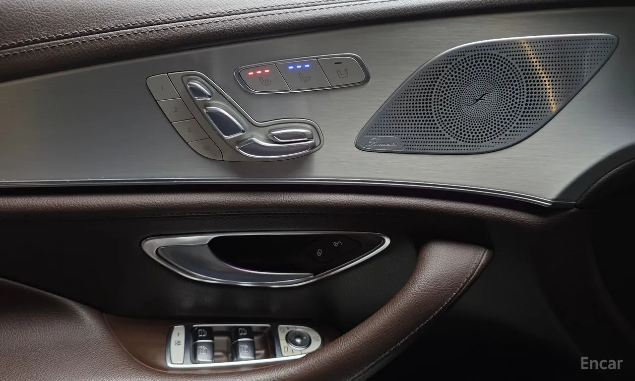 Mercedes-Benz CLS 400 4MATIC , снимка 14 - Автомобили и джипове - 55406152