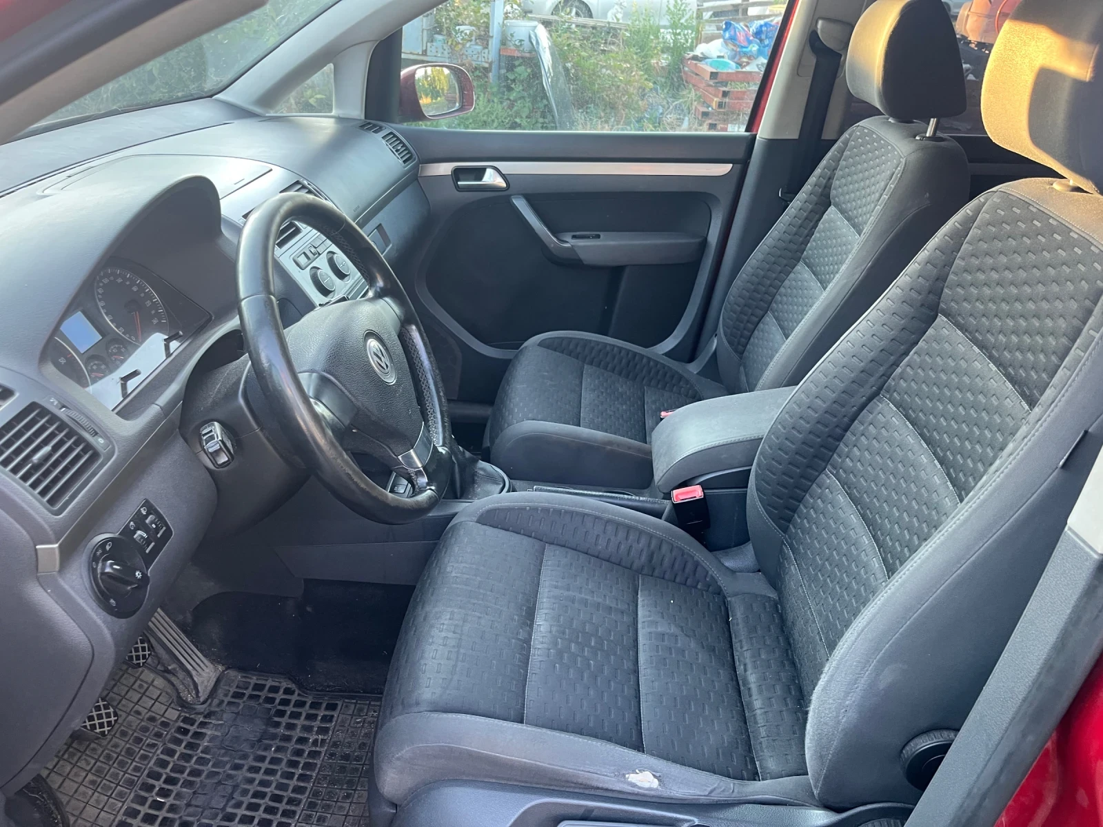 VW Touran 1.9TDI, снимка 7 - Автомобили и джипове - 55698329