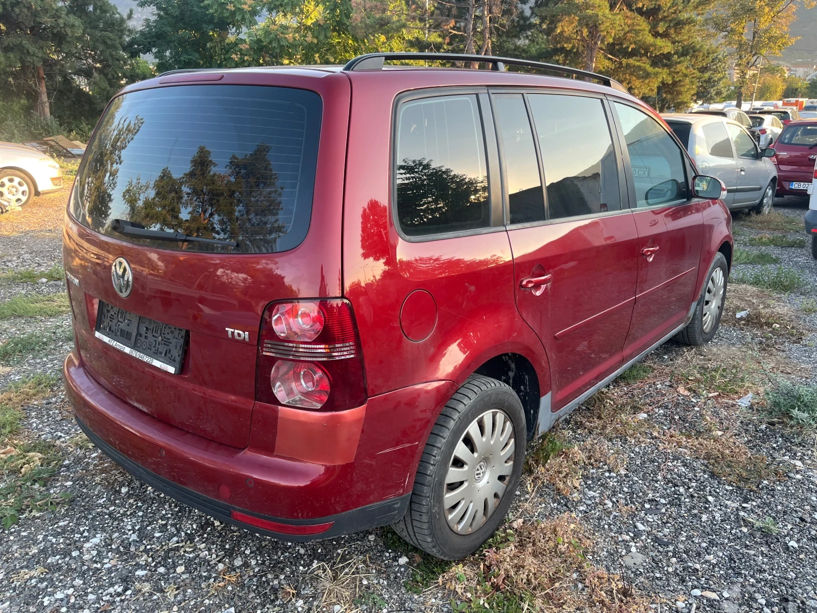 VW Touran 1.9TDI, снимка 5 - Автомобили и джипове - 55698329