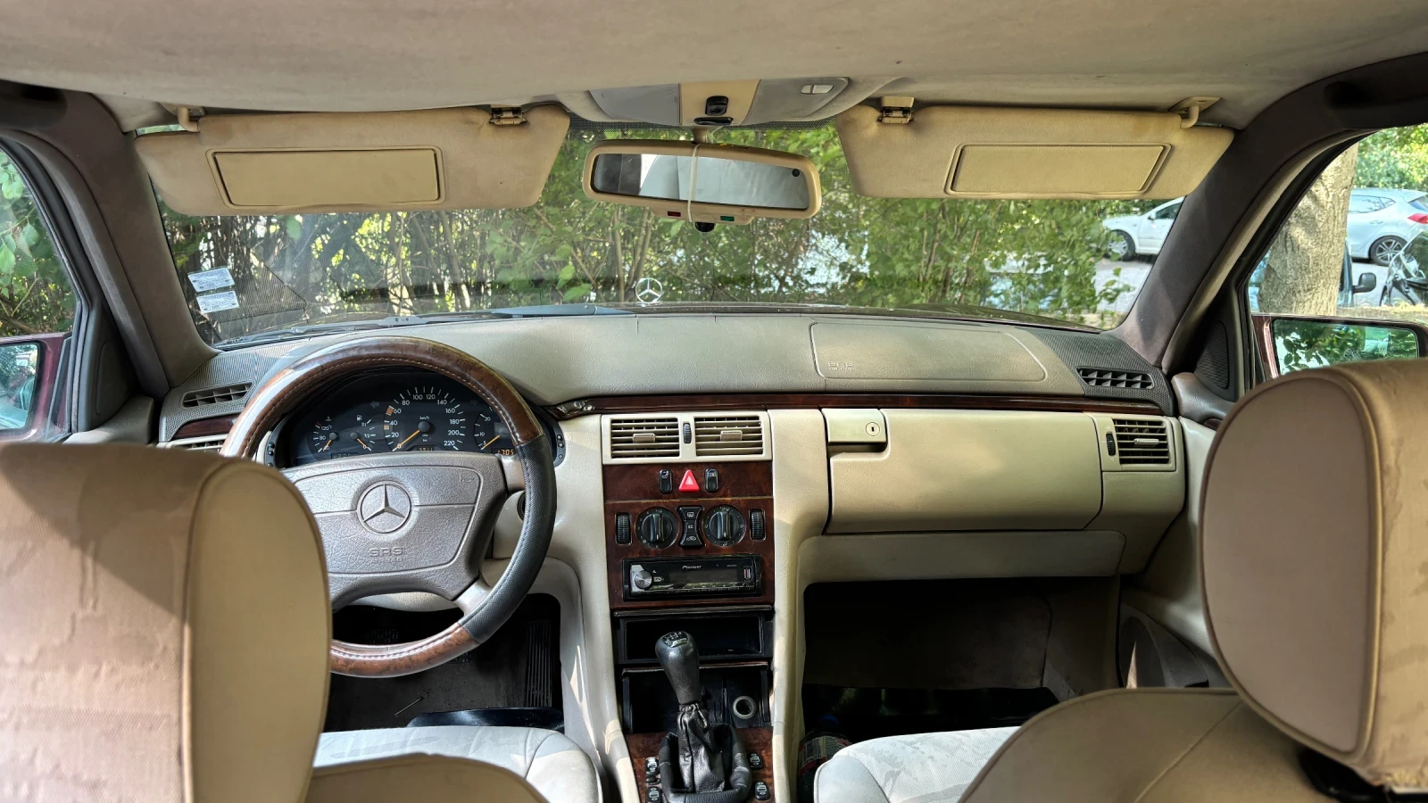 Mercedes-Benz 220 W210, снимка 5 - Автомобили и джипове - 55726100