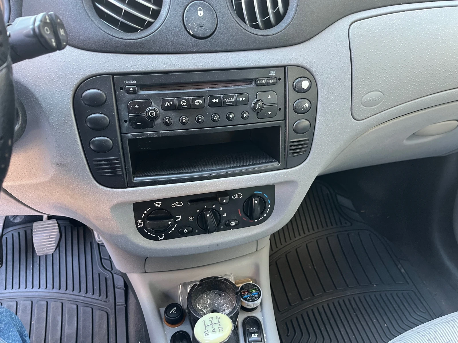 Citroen C3, снимка 11 - Автомобили и джипове - 55747643