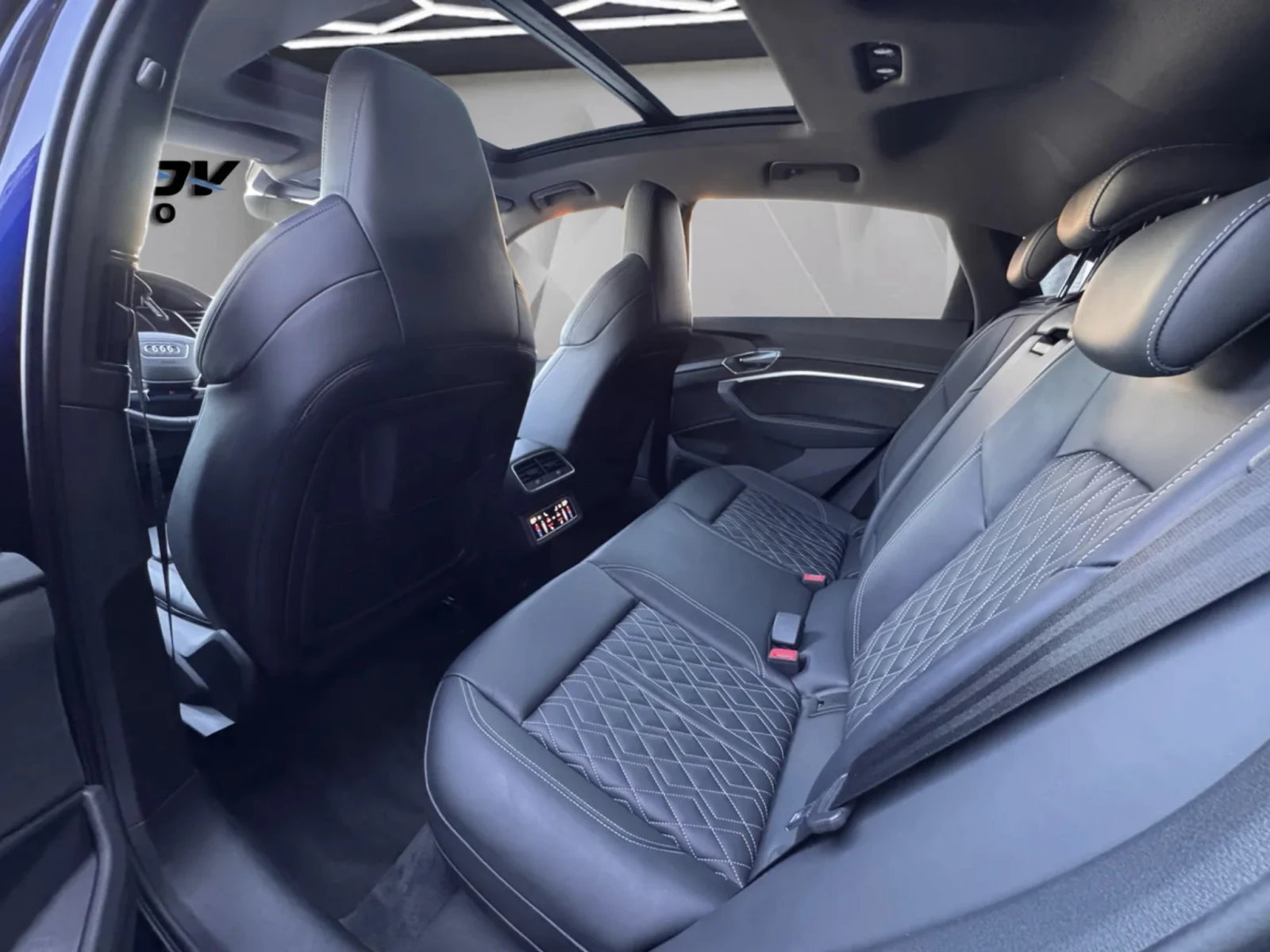 Audi E-Tron 55 SPORTBACK S-LINE PLUS HEAD-UP ПАНОРАМА ПОДГРЕВ, снимка 14 - Автомобили и джипове - 56010814