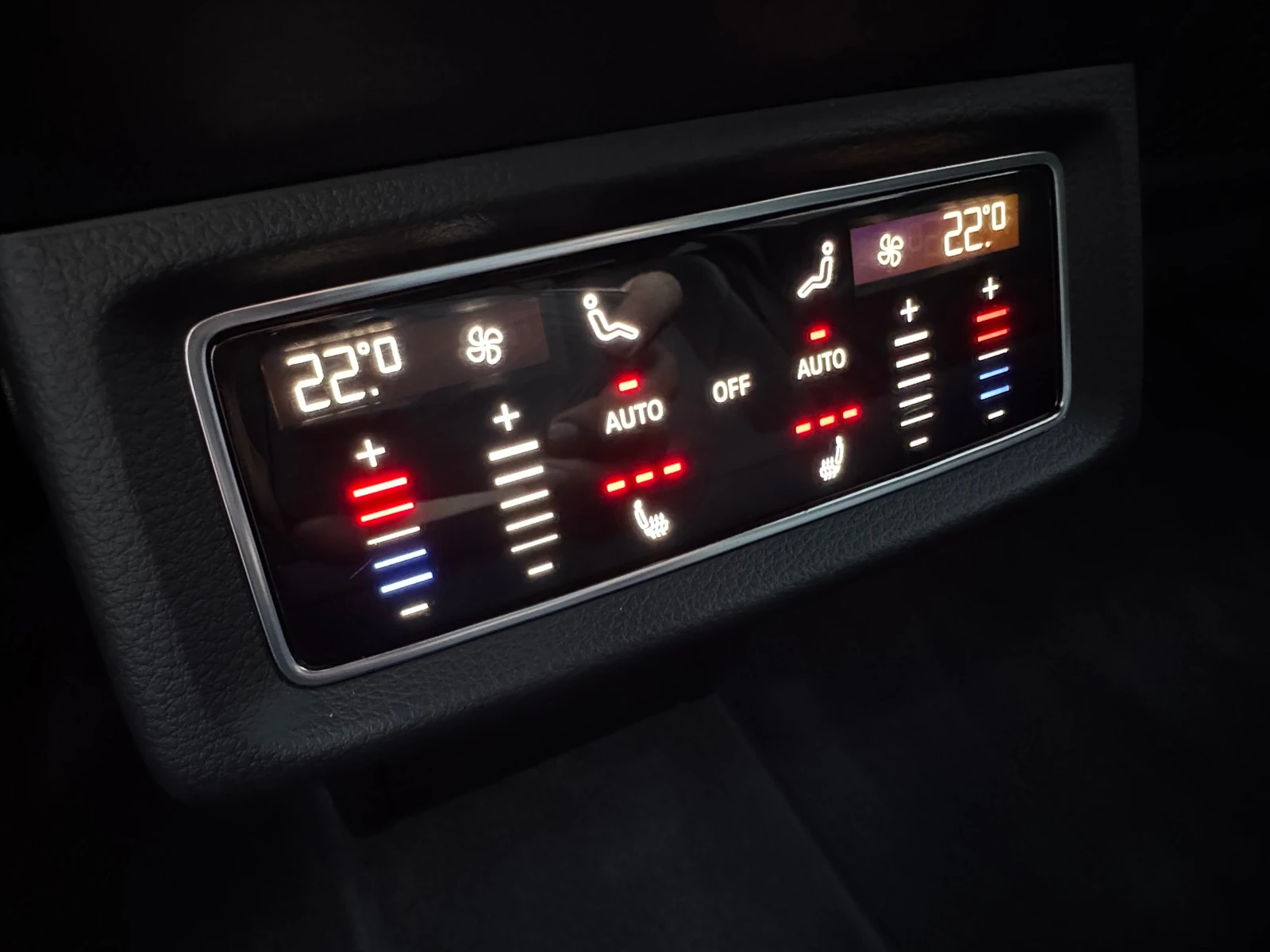 Audi E-Tron 55 SPORTBACK S-LINE PLUS HEAD-UP ПАНОРАМА ПОДГРЕВ, снимка 15 - Автомобили и джипове - 56010814