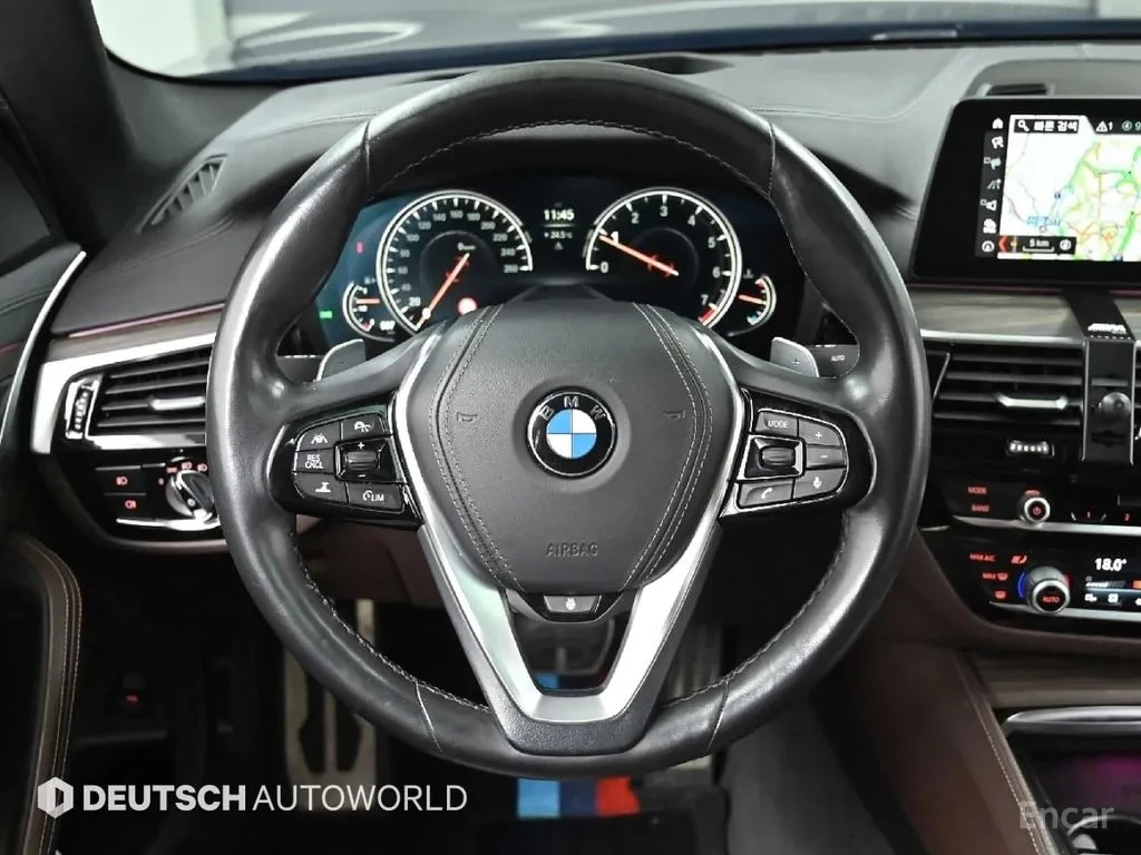 BMW 530 i xDrive M Sport | ДИСТРОНИК | ОБДУХВАНЕ | 360, снимка 13 - Автомобили и джипове - 56132865
