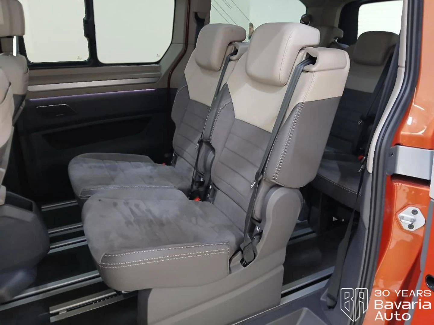 VW Multivan long Style DSG Easy Open Basic, снимка 8 - Автомобили и джипове - 56136137
