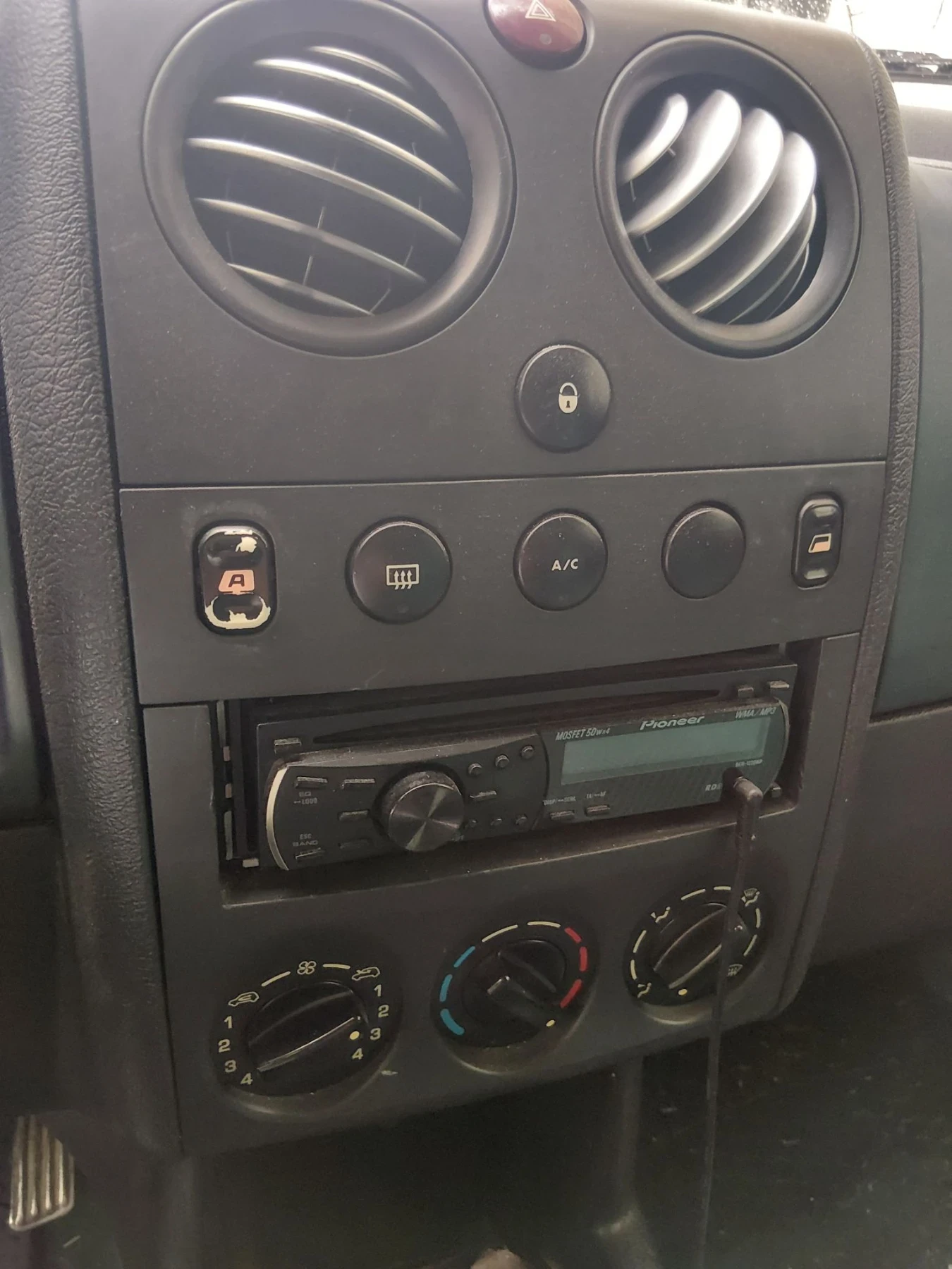 Citroen Berlingo 2.0 HDI, снимка 9 - Автомобили и джипове - 56477945
