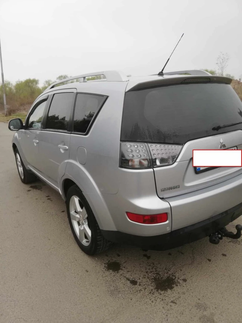 Mitsubishi Outlander 2, снимка 8 - Автомобили и джипове - 47567863