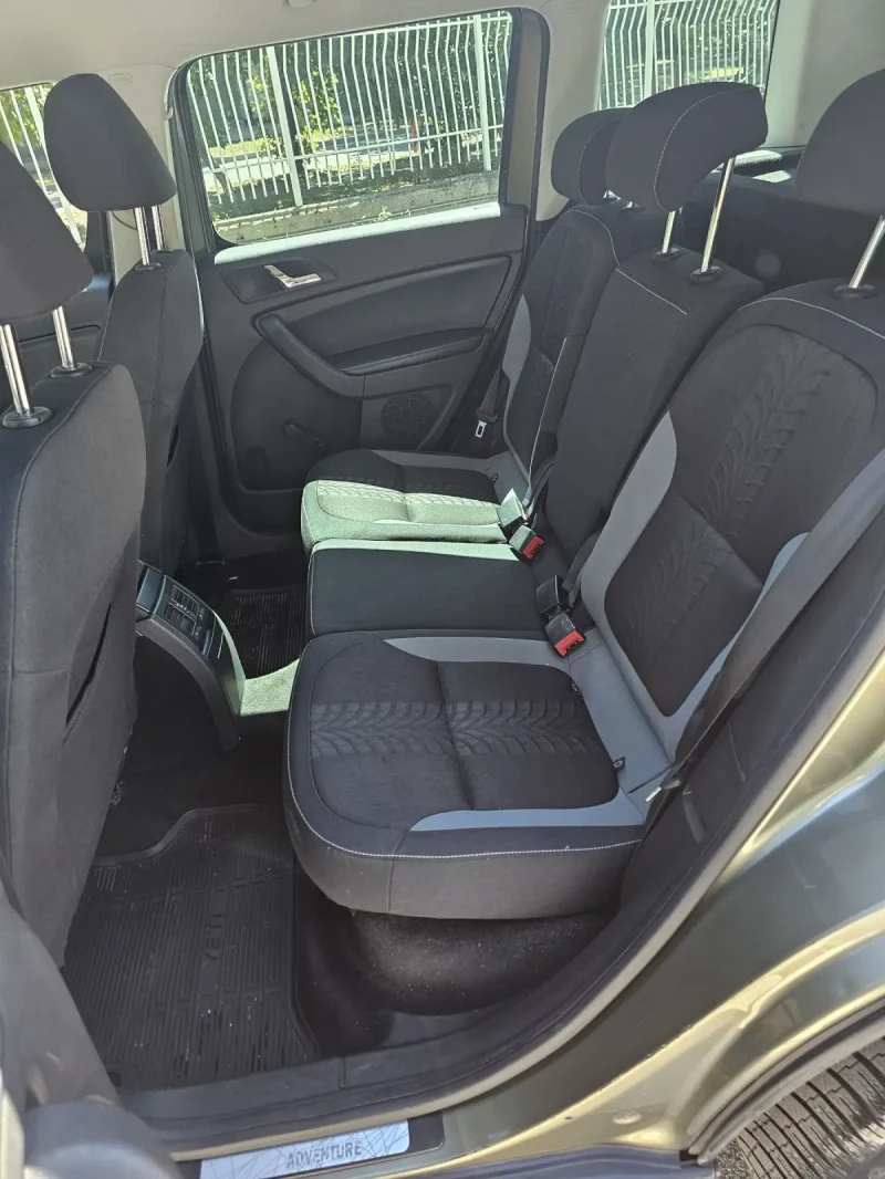 Skoda Yeti Adventure, снимка 11 - Автомобили и джипове - 51947540