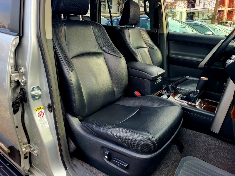 Toyota Land cruiser 150 / FULL / ЕДИН СОБСТВЕНИК , снимка 10 - Автомобили и джипове - 53413170