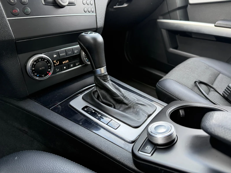 Mercedes-Benz GLK, снимка 12 - Автомобили и джипове - 53462470