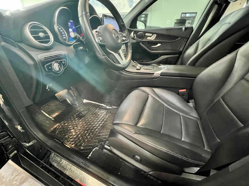Mercedes-Benz GLC 300 Face* 4matic* Панорама* Памет* Подгрев, снимка 6 - Автомобили и джипове - 53484071