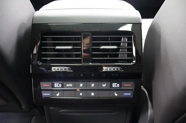 VW Touareg 3.0 TDI 4Motion = R-line =  | Mobile.bg   9