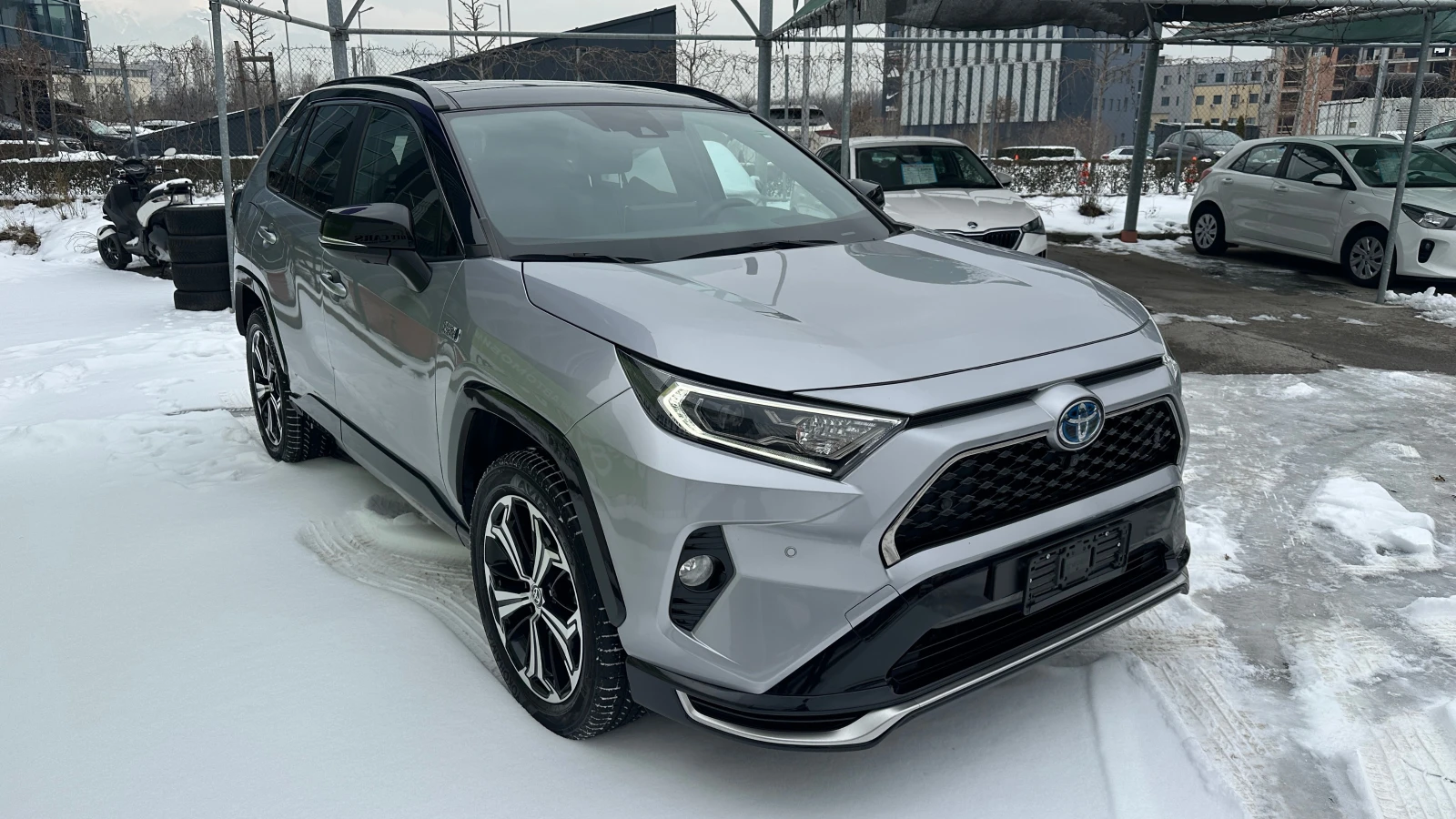 Toyota Rav4 2.5 Plug-In Hybrid 4x4 Luxury Premium 360*  - изображение 2