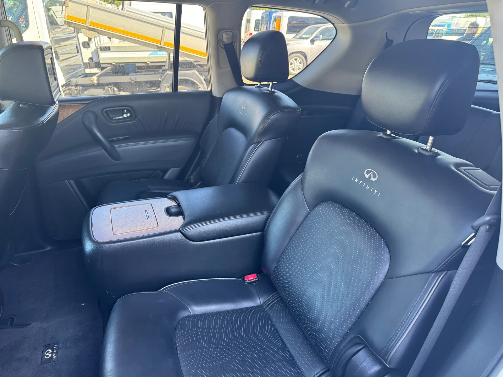 Infiniti QX80 5.6L V8* 4x4* 3хTV* 6+ 1 места - изображение 8