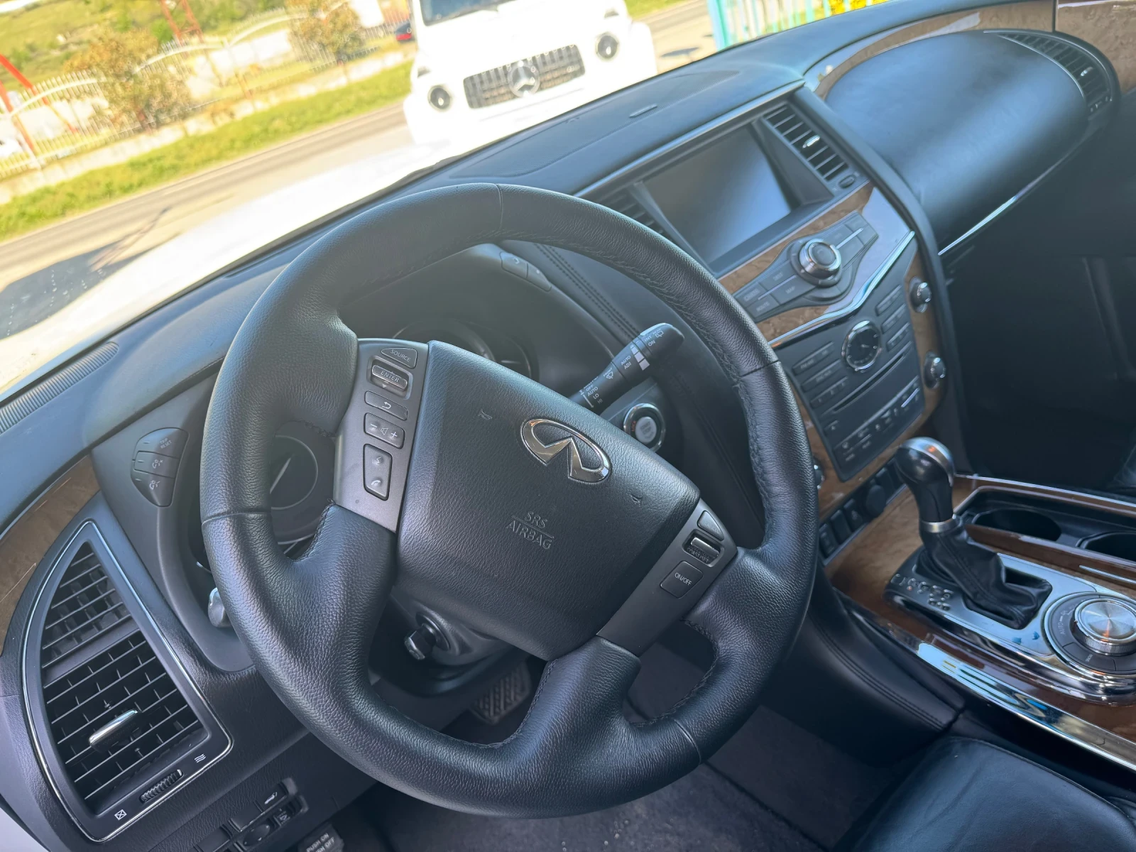 Infiniti QX80 5.6L V8* 4x4* 3хTV* 6+ 1 места - изображение 2
