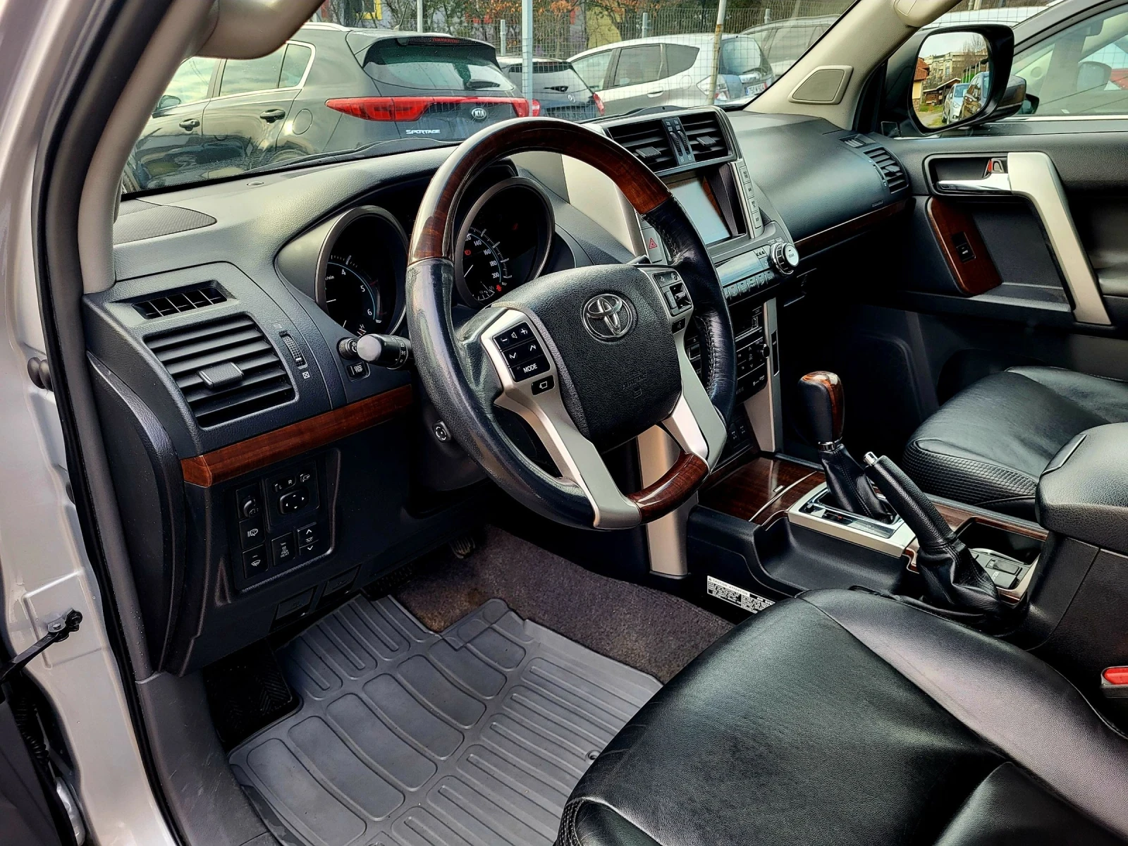 Toyota Land cruiser 150 / FULL / ЕДИН СОБСТВЕНИК  - изображение 7