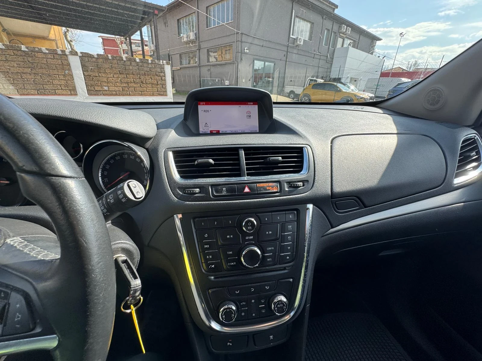 Opel Mokka, снимка 13 - Автомобили и джипове - 54139359