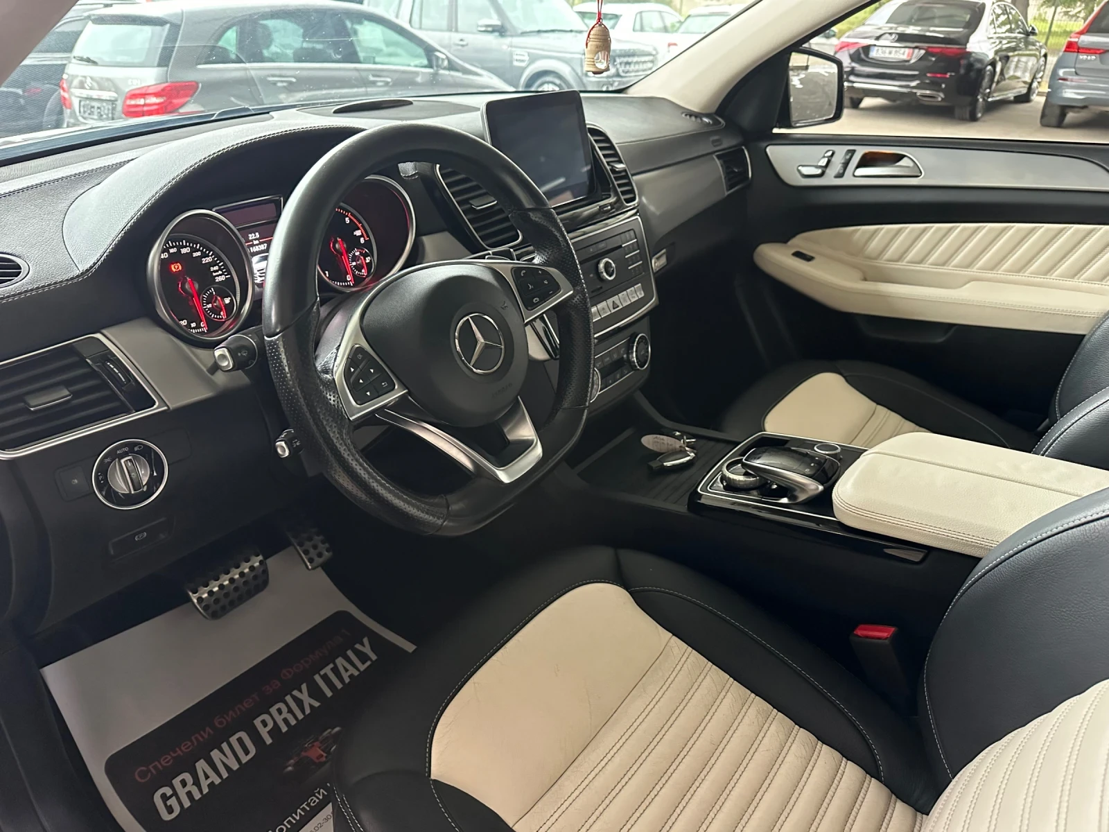 Mercedes-Benz GLE 350 d* 258ps* 4M* COUPE* AMG Line* Distr* Pano* , снимка 9 - Автомобили и джипове - 54409004
