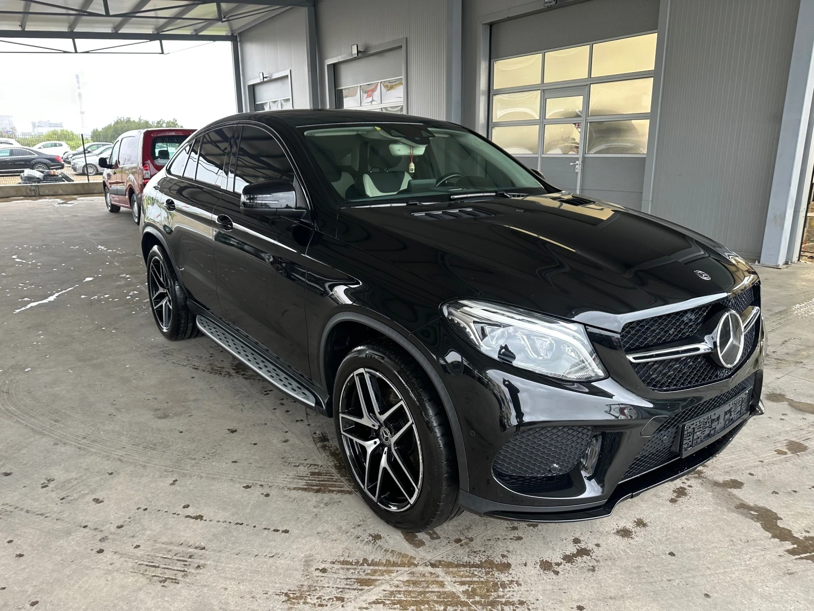 Mercedes-Benz GLE 350 d* 258ps* 4M* COUPE* AMG Line* Distr* Pano* , снимка 3 - Автомобили и джипове - 54409004
