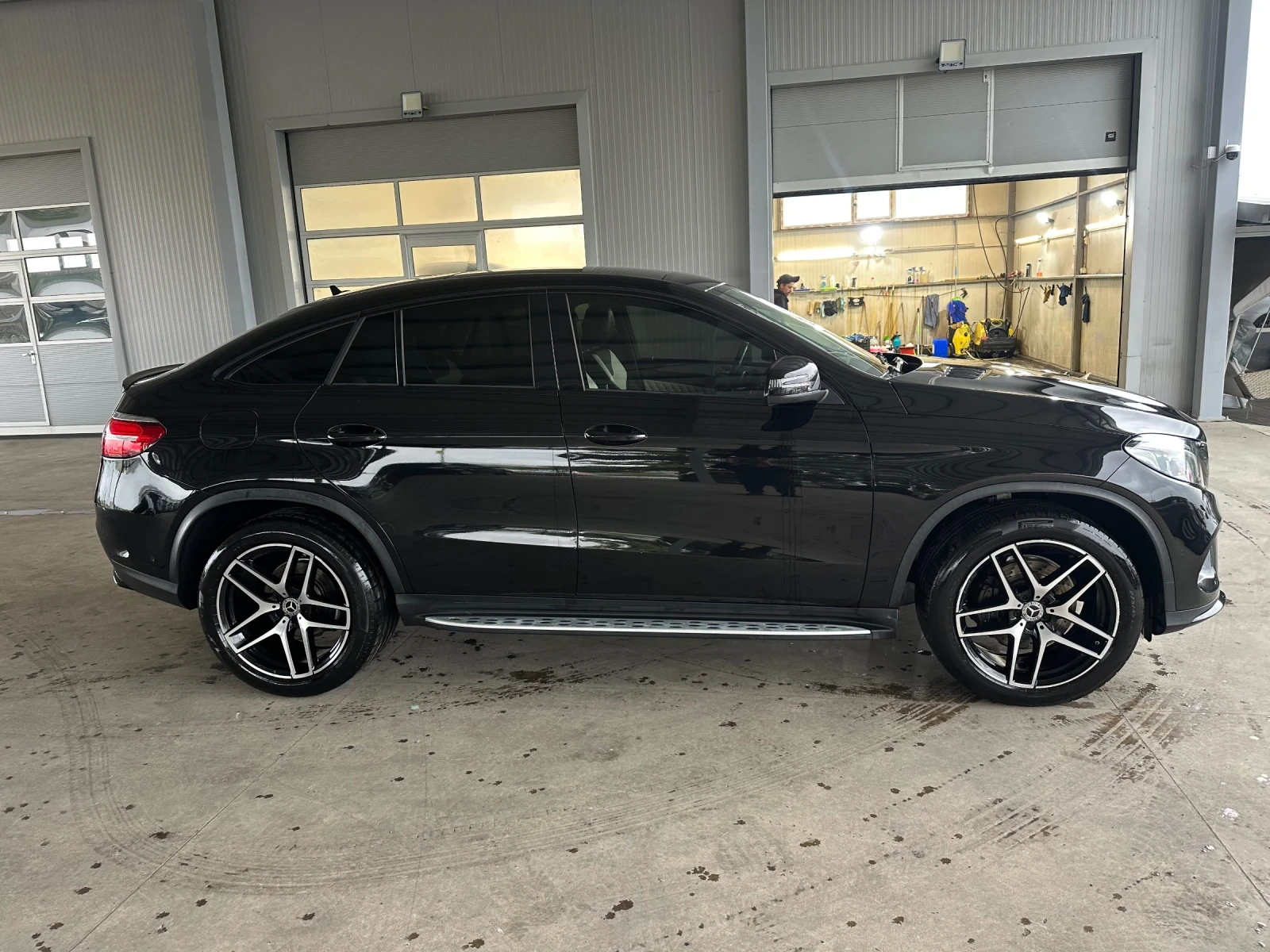 Mercedes-Benz GLE 350 d* 258ps* 4M* COUPE* AMG Line* Distr* Pano* , снимка 4 - Автомобили и джипове - 54409004