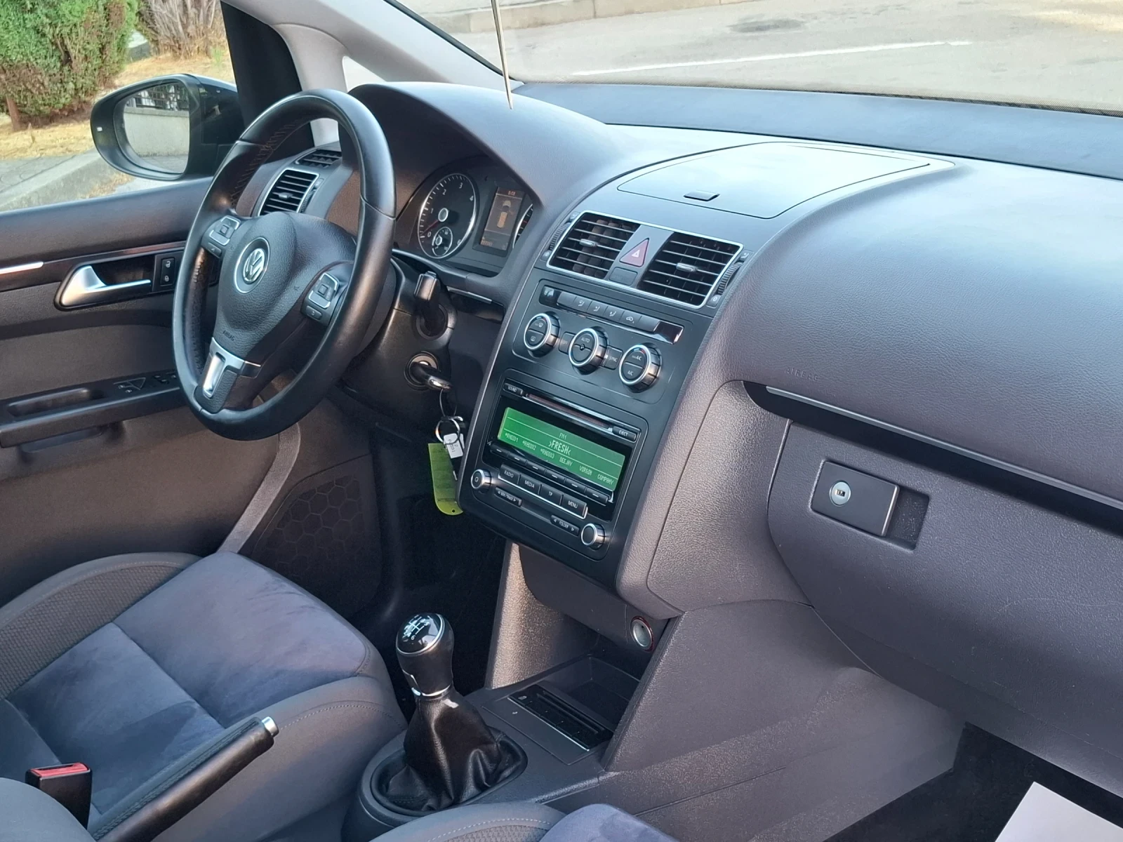 VW Tiguan 2.0TDI 140hp * 7 МЕСТЕН * ИТАЛИЯ * ЛИЗИНГ * , снимка 14 - Автомобили и джипове - 54528333