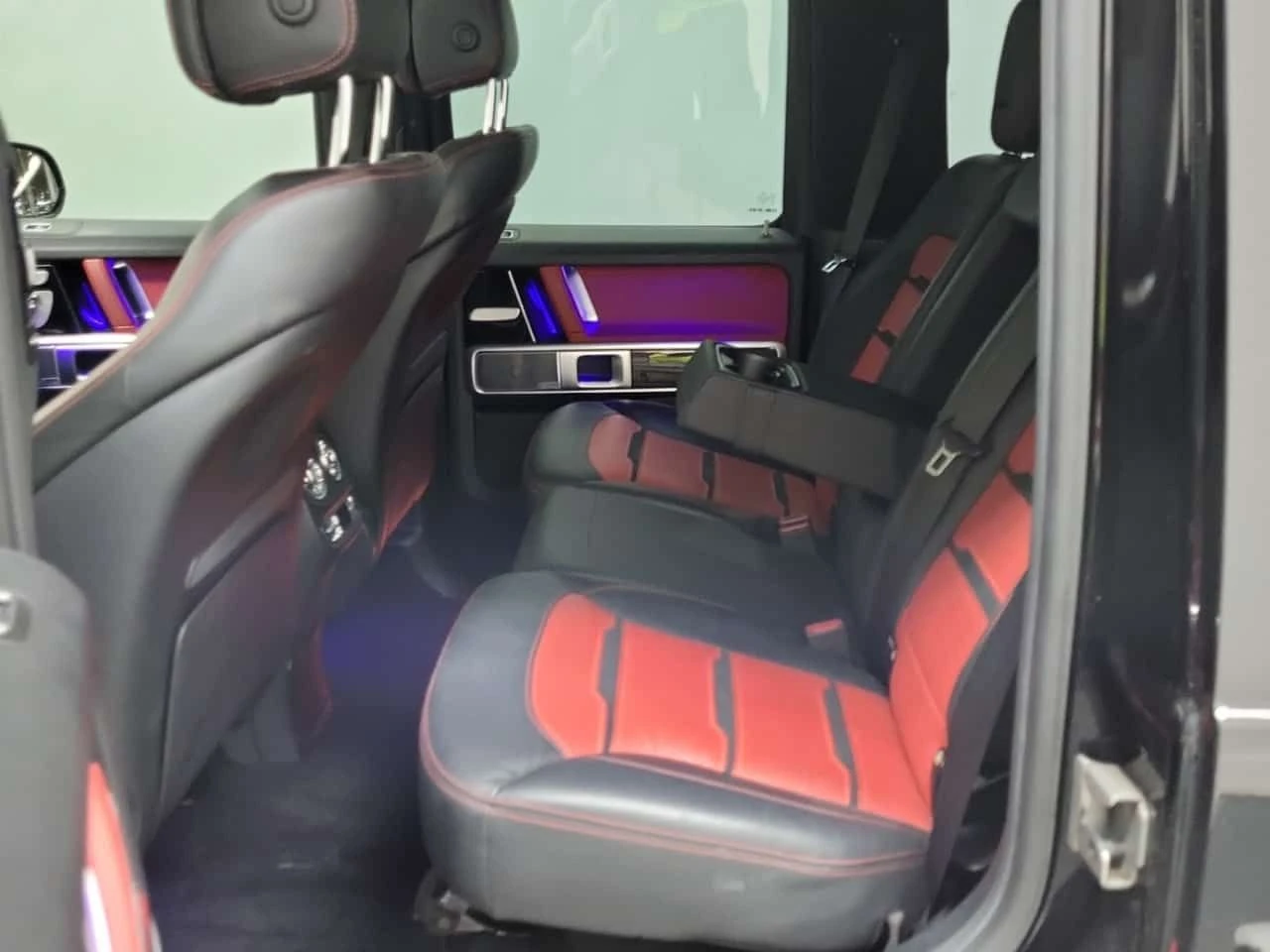 Mercedes-Benz G 63 AMG * CARFAX * АВТОКРЕДИТ БЕЗ ПЪРВОНАЧАЛНА ВНОСКА, снимка 13 - Автомобили и джипове - 54680926