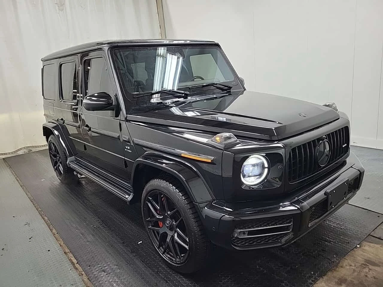 Mercedes-Benz G 63 AMG * CARFAX * АВТОКРЕДИТ БЕЗ ПЪРВОНАЧАЛНА ВНОСКА, снимка 2 - Автомобили и джипове - 54680926