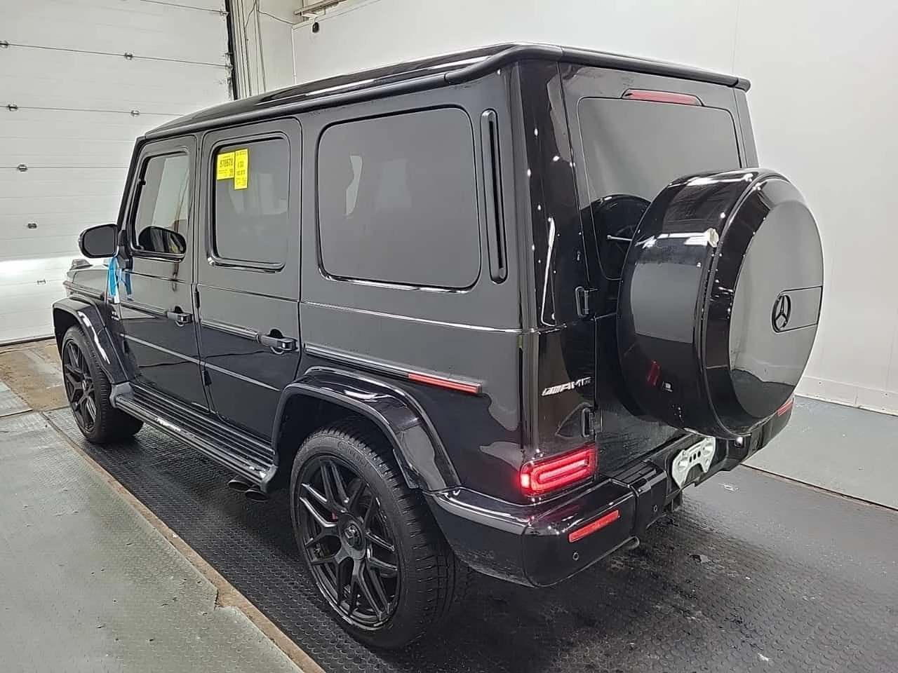 Mercedes-Benz G 63 AMG * CARFAX * АВТОКРЕДИТ БЕЗ ПЪРВОНАЧАЛНА ВНОСКА, снимка 4 - Автомобили и джипове - 54680926