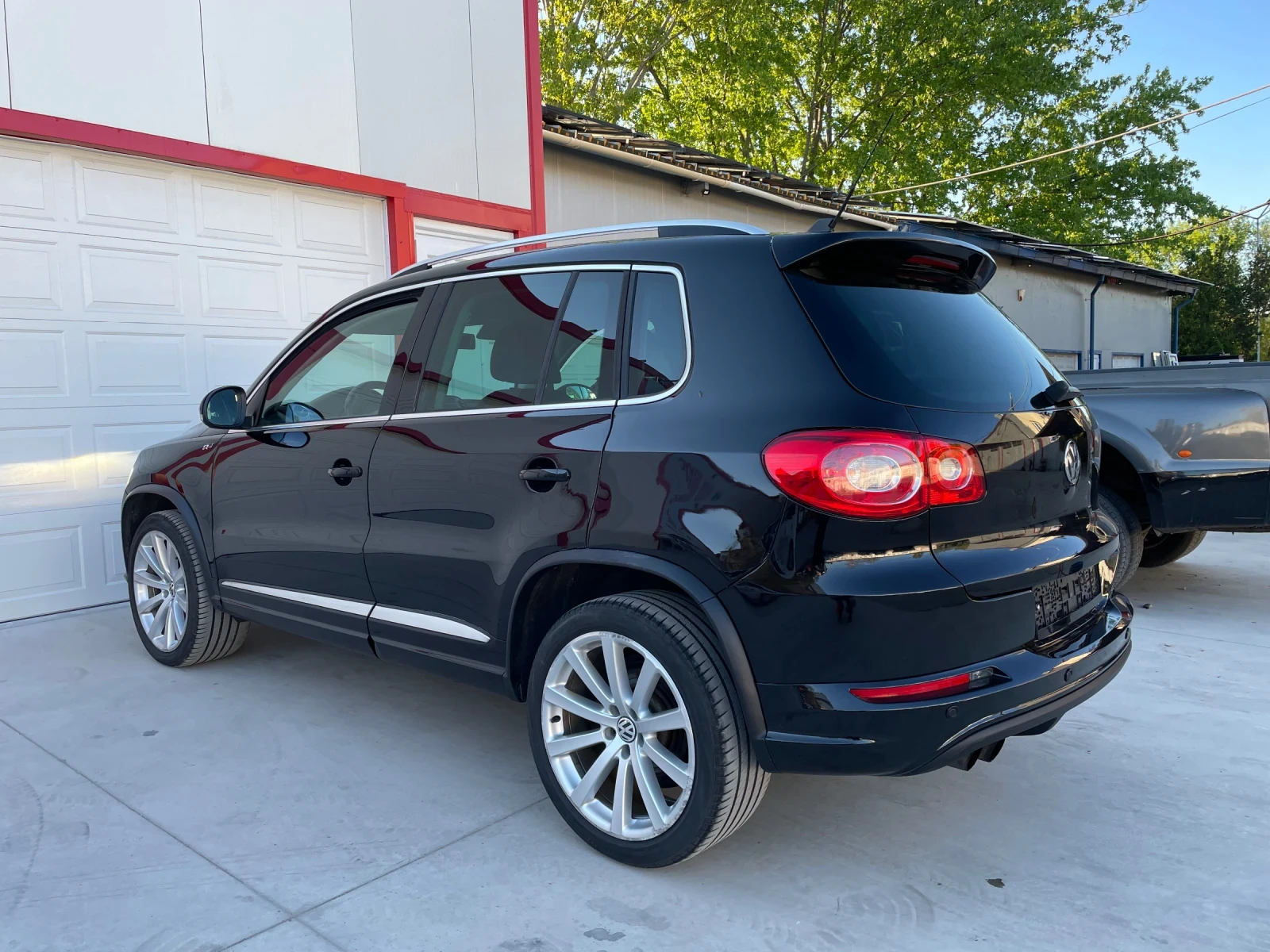 VW Tiguan R-line 4x4 DSG, снимка 9 - Автомобили и джипове - 55097814